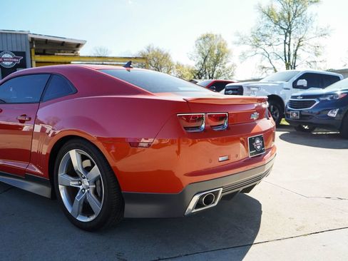 Used 2010 Chevrolet Camaro SS w/ LPO, Ground Effects Package image 15