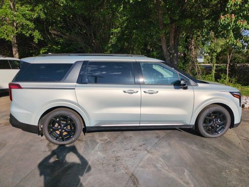 New 2026 Kia Carnival SX w/ SX Dark Edition Package FWD image 9
