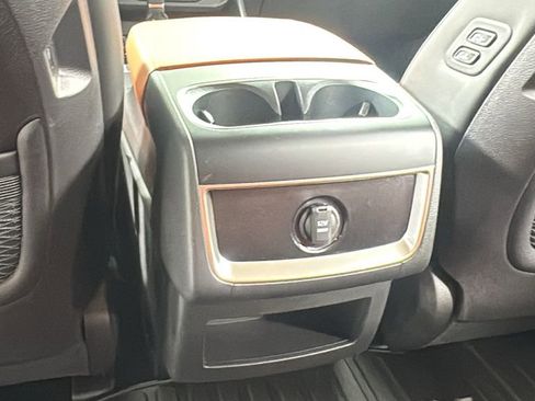 New 2026 Kia Carnival EX FWD image 40