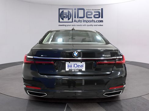 Used 2020 BMW 740i xDrive w/ Premium Package AWD/4WD image 3