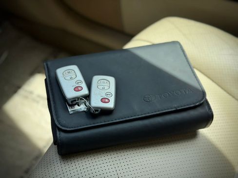 Used 2009 Toyota Avalon XL FWD image 21