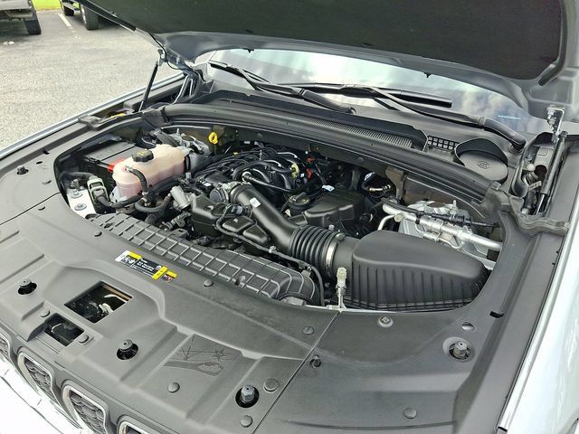 Used 2023 Jeep Grand Cherokee Laredo RWD image 26
