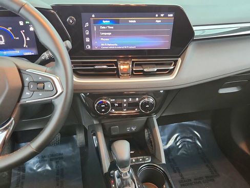 Used 2025 Chevrolet TrailBlazer LT w/ Convenience Package AWD/4WD image 21