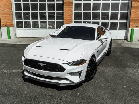 Used 2021 Ford Mustang GT Premium w/ GT Performance Package RWD image 2