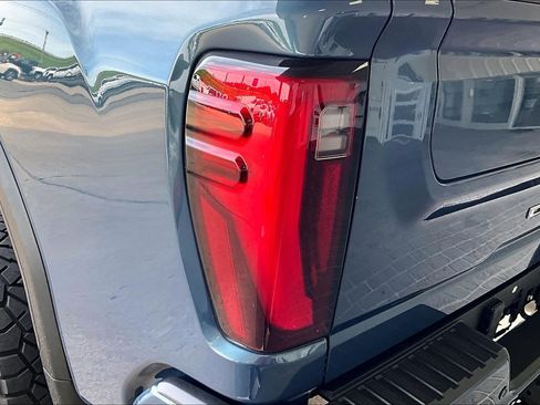 Used 2024 GMC Sierra 2500 Denali w/ Denali Reserve Package AWD/4WD image 32