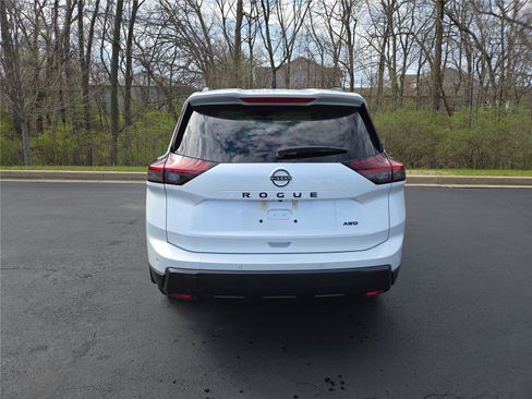 New 2026 Nissan Rogue SV AWD/4WD image 8