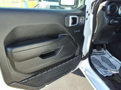 Used 2022 Jeep Gladiator Sport AWD/4WD image 11