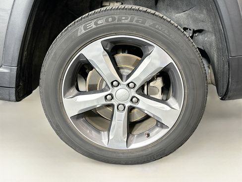 Used 2022 Jeep Grand Cherokee L Limited image 11