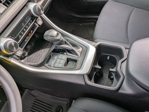 Used 2023 Toyota RAV4 LE image 13