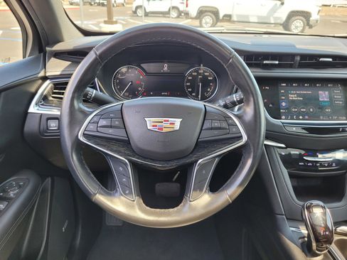 Used 2022 Cadillac XT5 Premium Luxury FWD image 16
