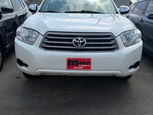 Used 2010 Toyota Highlander 4WD image 2