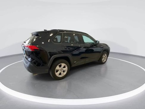 Used 2021 Toyota RAV4 XLE image 8