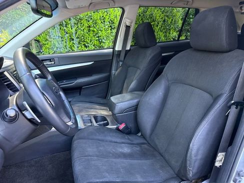 Used 2013 Subaru Outback 2.5i Premium AWD/4WD image 10