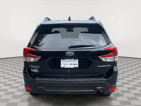 Used 2019 Subaru Forester Premium AWD/4WD image 4