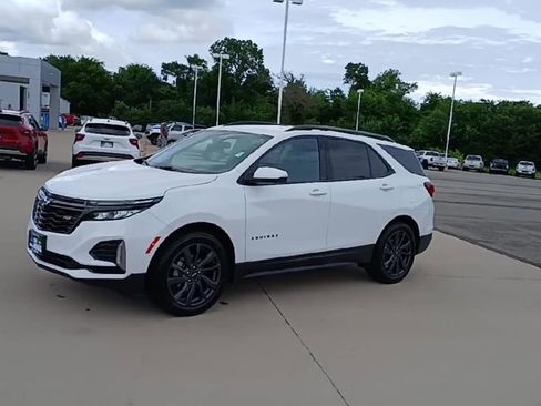 Used 2024 Chevrolet Equinox RS FWD image 4