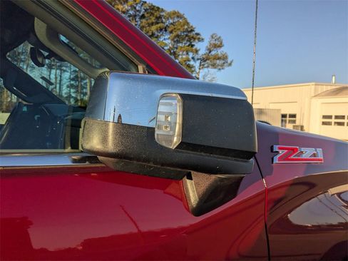 Used 2025 Chevrolet Silverado 1500 LTZ w/ LTZ Premium Package image 11