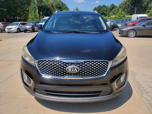 Used 2018 Kia Sorento FWD image 2