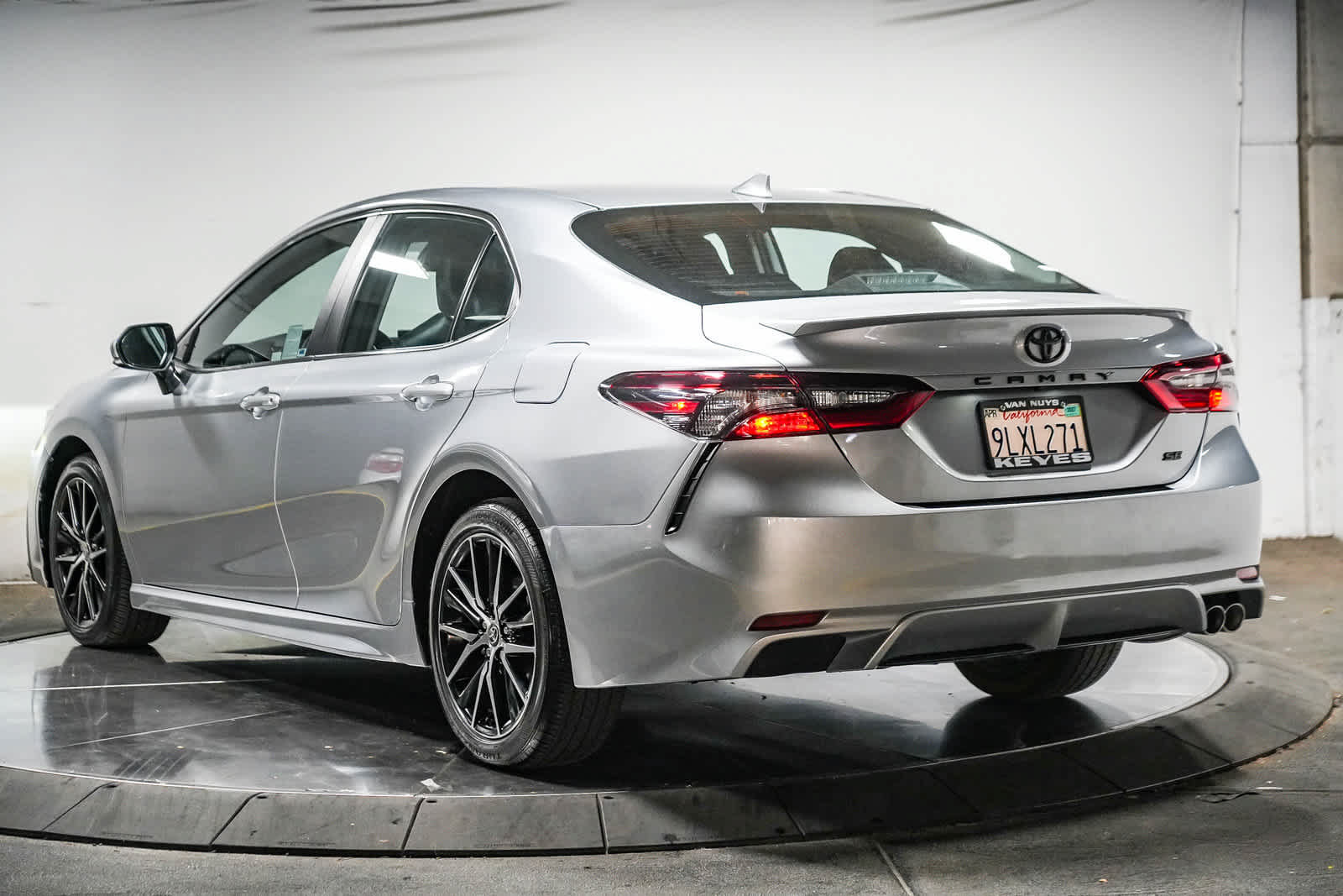 Certified 2024 Toyota Camry SE FWD image 4