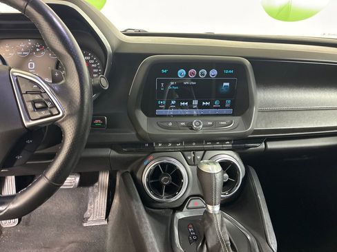 Used 2017 Chevrolet Camaro SS image 15
