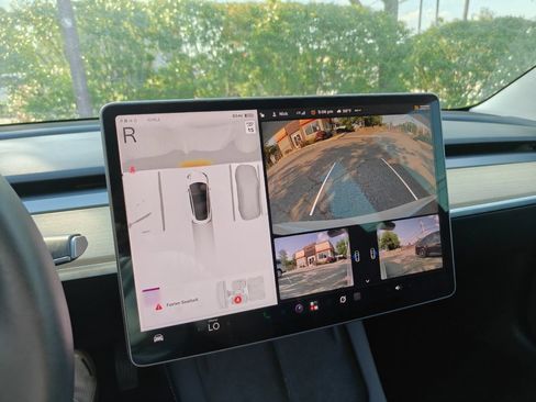 Used 2022 Tesla Model 3 Long Range AWD/4WD image 19