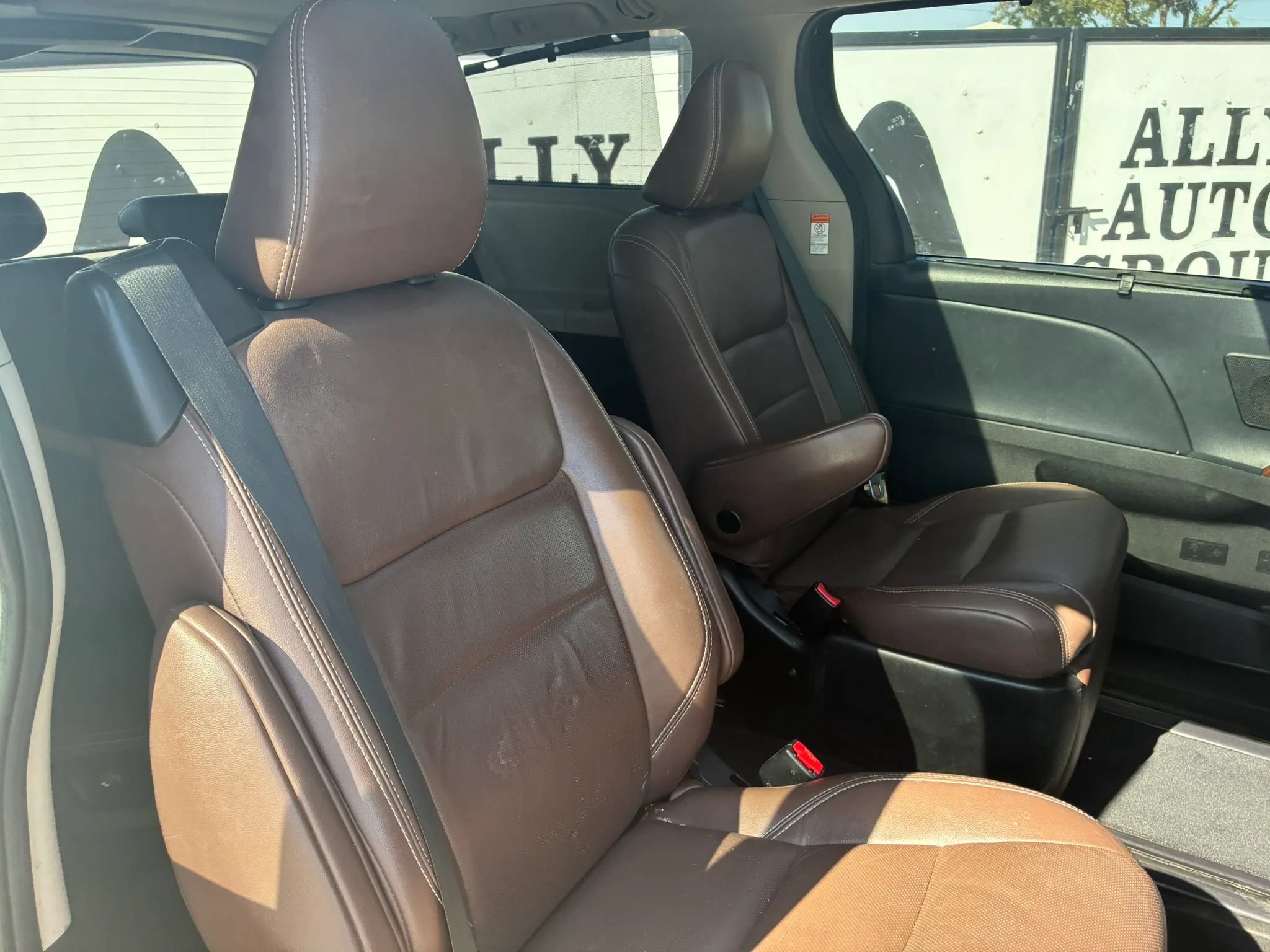 Used 2019 Toyota Sienna Limited Premium FWD image 21