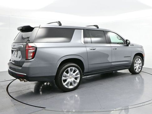 Used 2022 Chevrolet Suburban High Country image 7