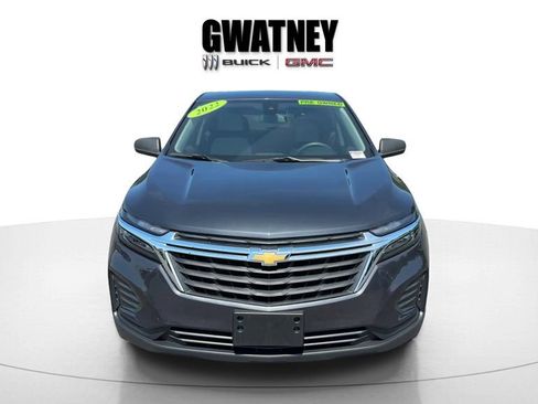 Used 2022 Chevrolet Equinox LS w/ LS Convenience Package FWD image 2