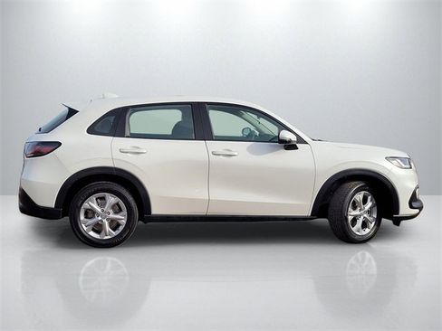 Used 2024 Honda HR-V LX image 3