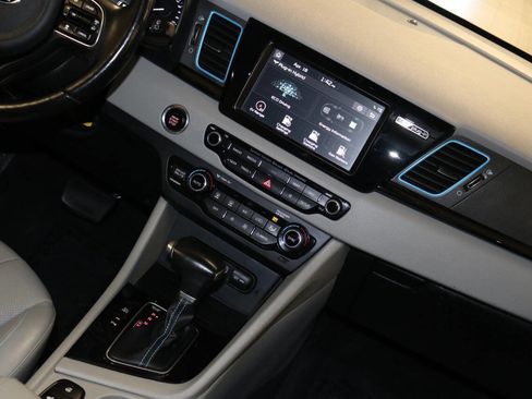 Used 2018 Kia Niro EX Premium image 22