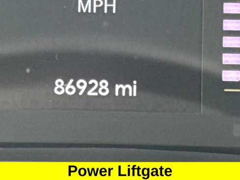 Used 2020 Jeep Cherokee Latitude Plus w/ Cold Weather Group image 17