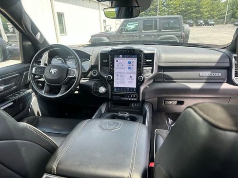 Used 2024 RAM 1500 Laramie AWD/4WD image 18