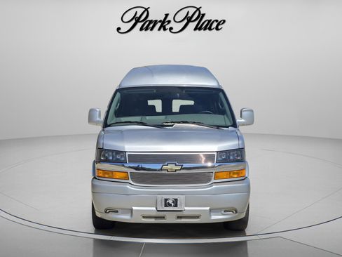 Used 2023 Chevrolet Express 2500 image 12