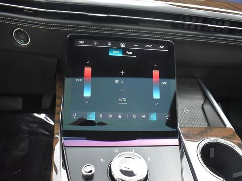 Certified 2025 Cadillac Escalade ESV Sport Platinum image 20