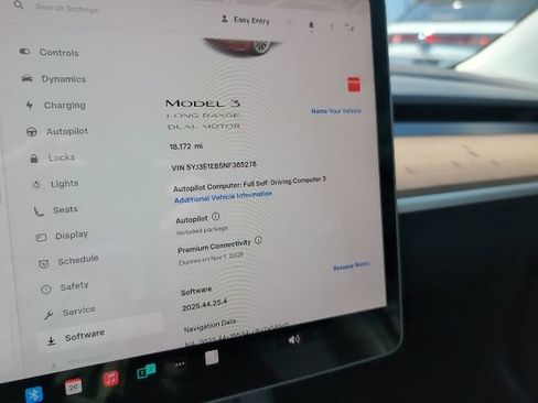 Used 2022 Tesla Model 3 Long Range image 13