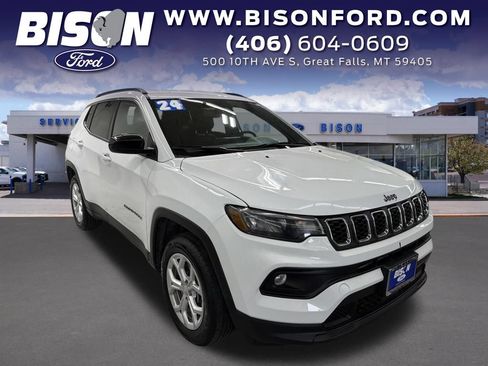 Used 2024 Jeep Compass Latitude AWD/4WD image 1