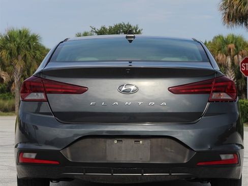 Used 2020 Hyundai Elantra SEL FWD image 4