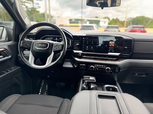 Used 2022 GMC Sierra 1500 Elevation w/ LPO, Elevation Black Package AWD/4WD image 12