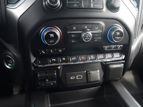 Used 2020 Chevrolet Silverado 1500 LTZ w/ LTZ Plus Package image 11