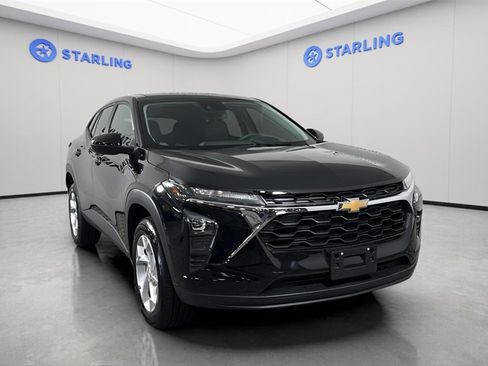 Used 2024 Chevrolet Trax LS w/ LS Convenience Package image 14