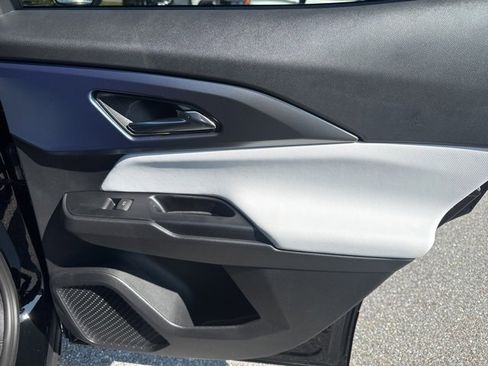 New 2025 Chevrolet Equinox EV LT w/ Convenience Package II image 25