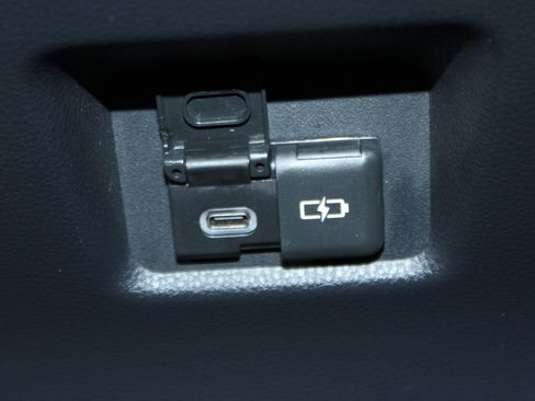 Used 2025 Toyota RAV4 XLE image 29