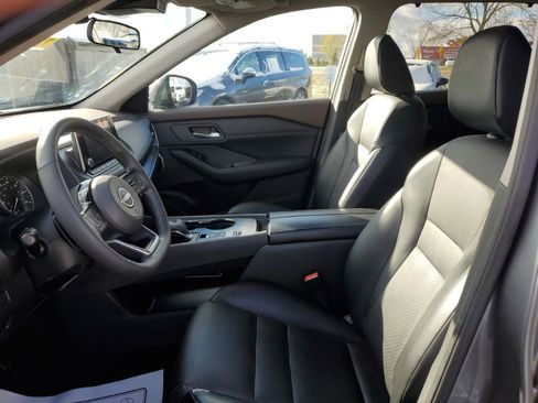 Used 2022 Nissan Rogue SV w/ SV Premium Package image 25