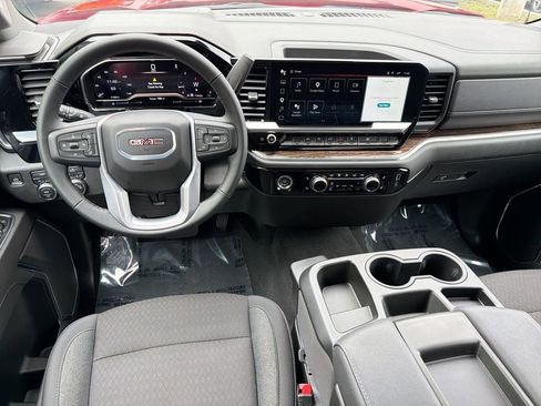 Used 2024 GMC Sierra 1500 SLE AWD/4WD image 6