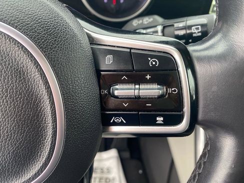 Certified 2024 Kia Carnival EX image 14