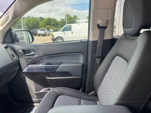 Used 2021 Chevrolet Colorado Z71 AWD/4WD image 17