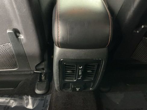 Used 2017 Jeep Grand Cherokee Laredo image 25