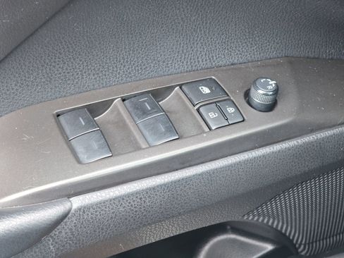 Used 2023 Toyota Camry SE image 34