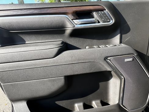 Used 2025 GMC Sierra 1500 SLT w/ SLT Premium Plus Package image 13