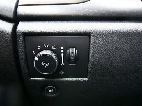 Used 2018 Jeep Grand Cherokee Altitude AWD/4WD image 21