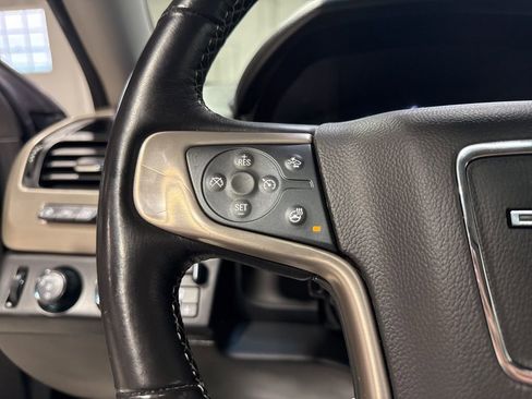 Used 2019 GMC Yukon Denali image 17